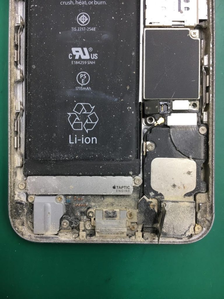 衝撃 Iphone内部は汚れまみれ お得にiphone修理ドットコム